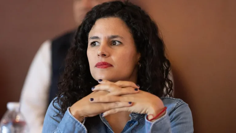 Luisa María Alcalde: estudios, experiencia y su llegada a la Consejería Jurídica