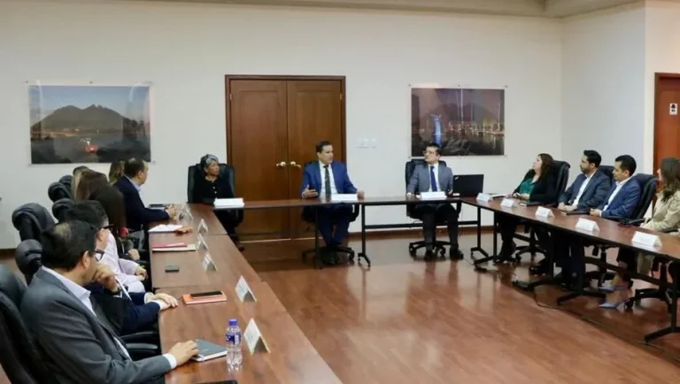 Ulises Carlín dialoga con instituciones financieras para impulsar obras en el Estado