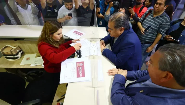 Escobedo entrega a Tesorería documentos por recursos faltantes para Triángulo Norte