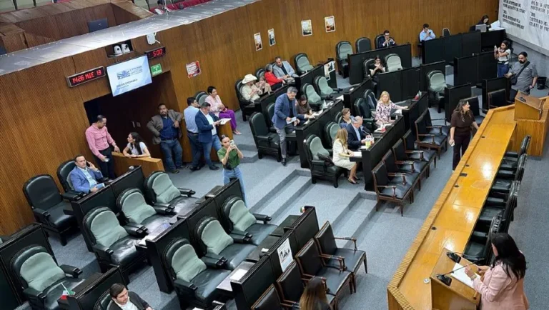 Comisión Anticorrupción va por juicios políticos contra Samuel García; MC rechaza proceso