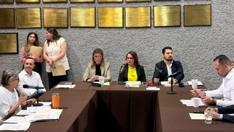 Comisión Anticorrupción del Congreso de NL aprueba investigar tres juicios políticos contra gobernador