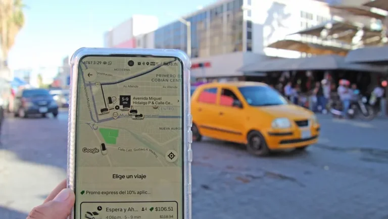 Usuarios acusan a Uber de cargos duplicados y fallas en el servicio