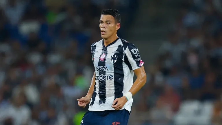 Héctor Moreno respalda a Dennis te Kloese como presidente de Rayados