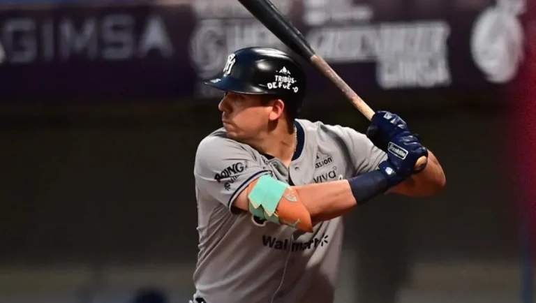 Sultanes derrota a Acereros de Monclova y rescata el tercer juego de la serie