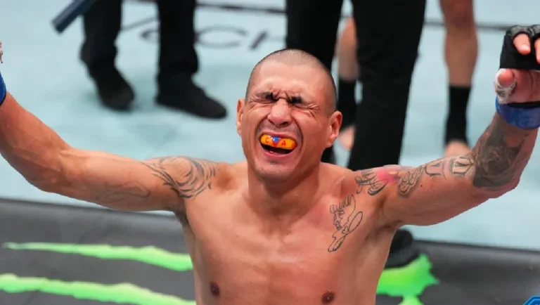 Edgar Chairez logra imponente victoria en UFC Vegas 118 frente a Bruno Silva