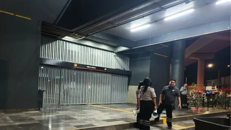 Hombre muere tras caer a vías en estación Félix U. Gómez; suspenden servicio