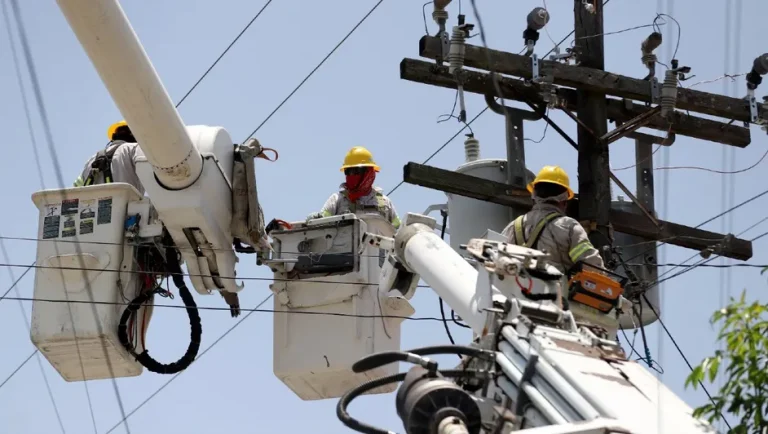 CFE y Gobierno de NL invertirán 10 mil mdp para reducir apagones