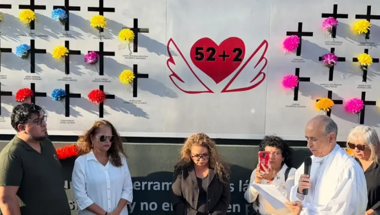 Familias rinden homenaje a víctimas del Casino Royale a 15 años del ataque