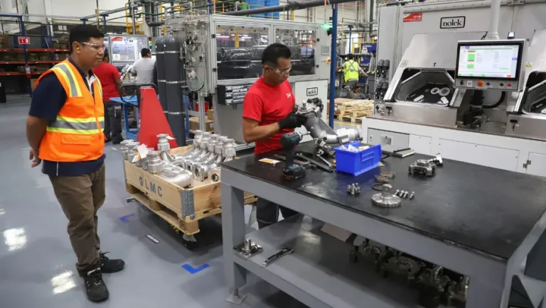 Manufactura de Nuevo León mejora en agosto, pero exportaciones e importaciones siguen en contracción
