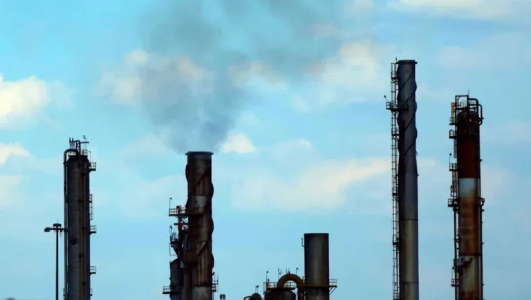 Medio Ambiente desconoce cuándo presentarán resultados de inspección a refinería de Cadereyta