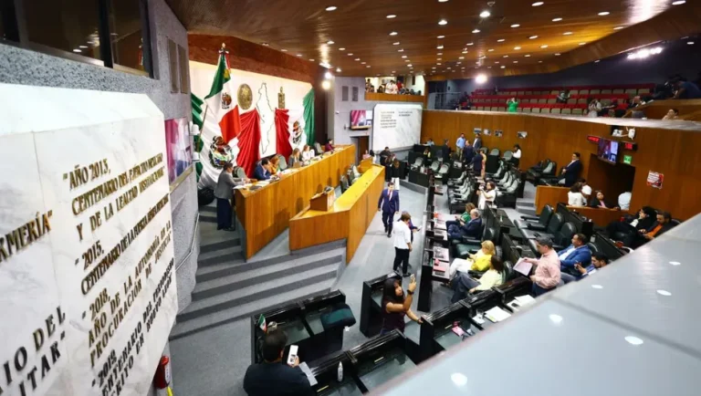 Samuel García pide al Congreso eliminar leyes del Instituto del Agua y de Evaluación Educativa