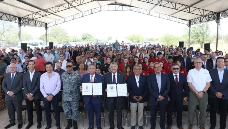 Escobedo cede terrenos a la UANL para construir hospital y unidad académica