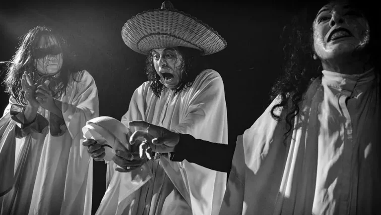 La Bande-Son Imaginaire lleva su darkwave oaxaqueño al Pepsi Center