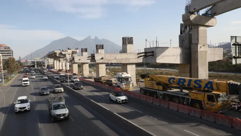 Comisión cita a Hernán Villarreal a comparecer por daños de obras de L4 y L6