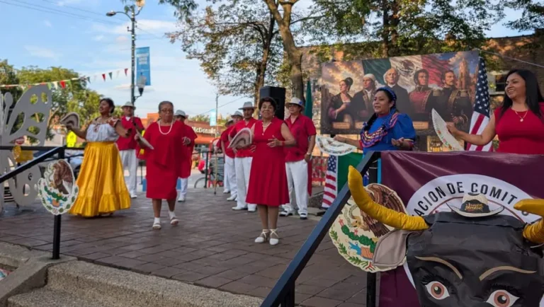 Mexicanos retoman festejos del Grito en EU pese a operativos migratorios