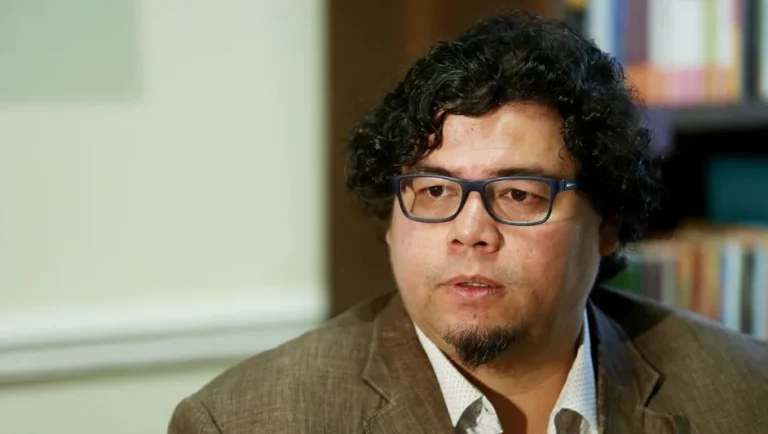 UANL reconoce a Antonio Ramos Revillas tras ganar el Premio Internacional Rosario Castellanos 2026