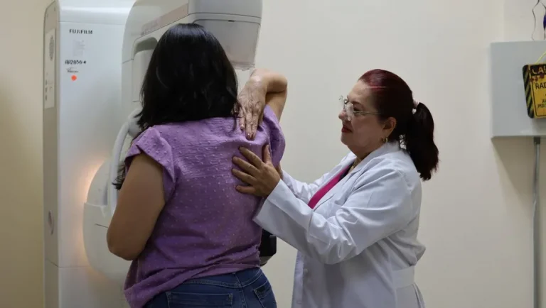 Cáncer de mama suma 8 mil 451 muertes; especialistas llaman a la detección temprana
