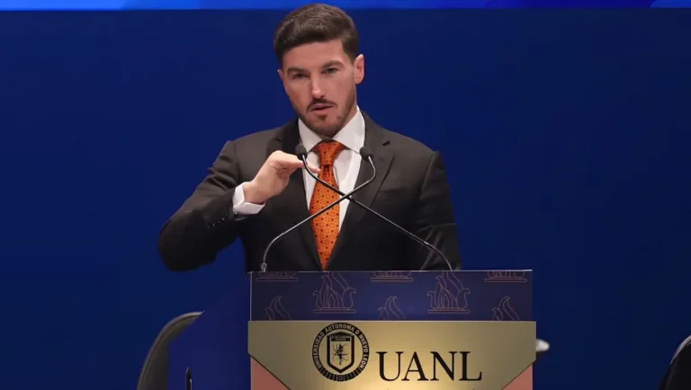 Samuel García promete más recursos para la UANL