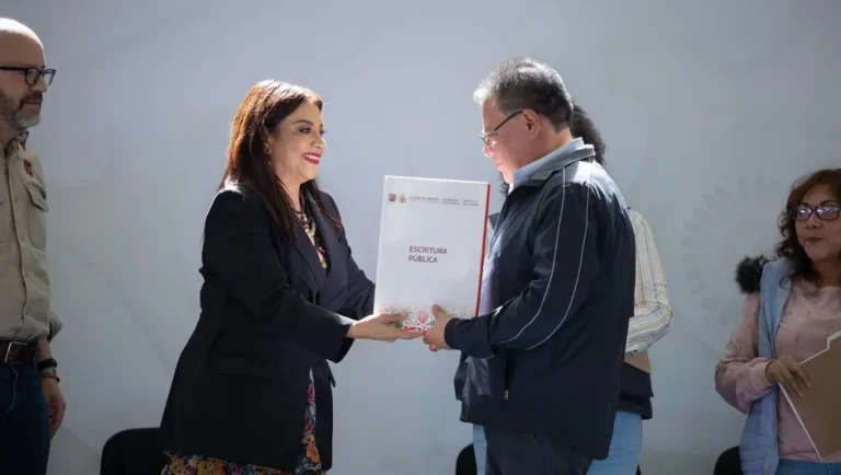 CdMx entrega más de 3 mil créditos de vivienda y alista 10 mil escrituras