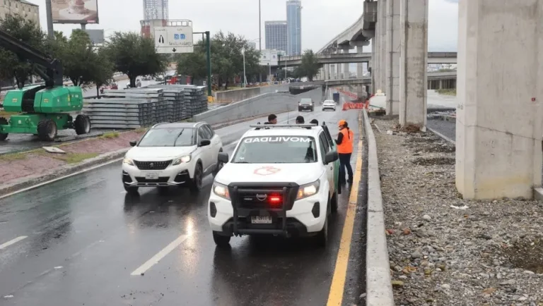 Descartan riesgo para Línea 4 del Metro por deslave en río Santa Catarina
