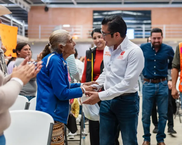 Félix Arratia refuerza programas sociales y obras en el sur de Nuevo León