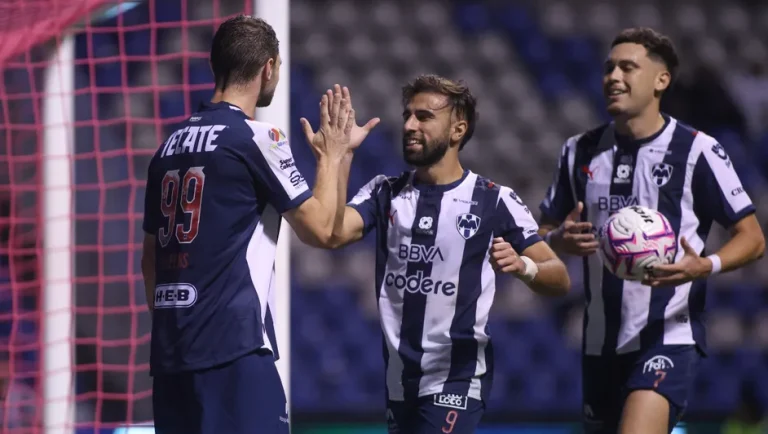 Rayados alista su duelo ante Chivas tras vencer al Puebla