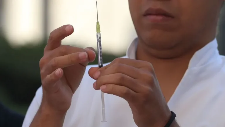 Anuncia Salud NL semana de vacunación contra enfermedades respiratorias